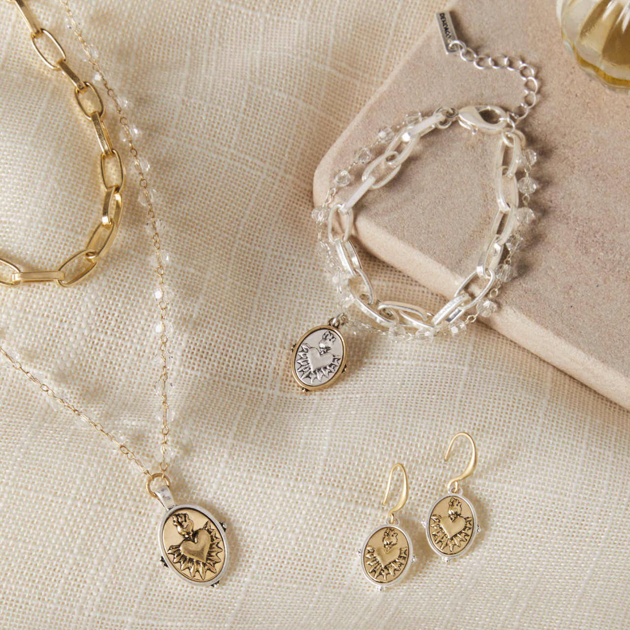 Sacred Heart Earrings - Gold thumbnail