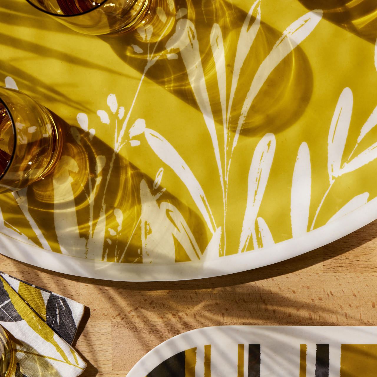 Gold Leaves Lg Melamine Oval Platter thumbnail