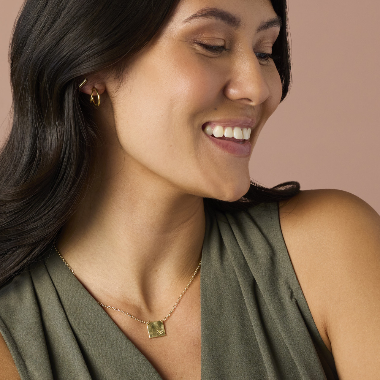 Daisy Charm Gold Necklace 16in thumbnail