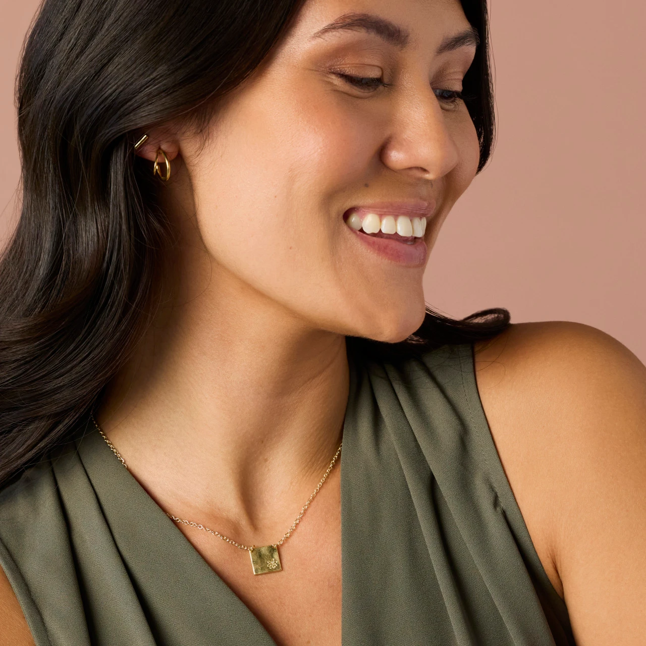 Daisy Charm Gold Necklace 16in thumbnail