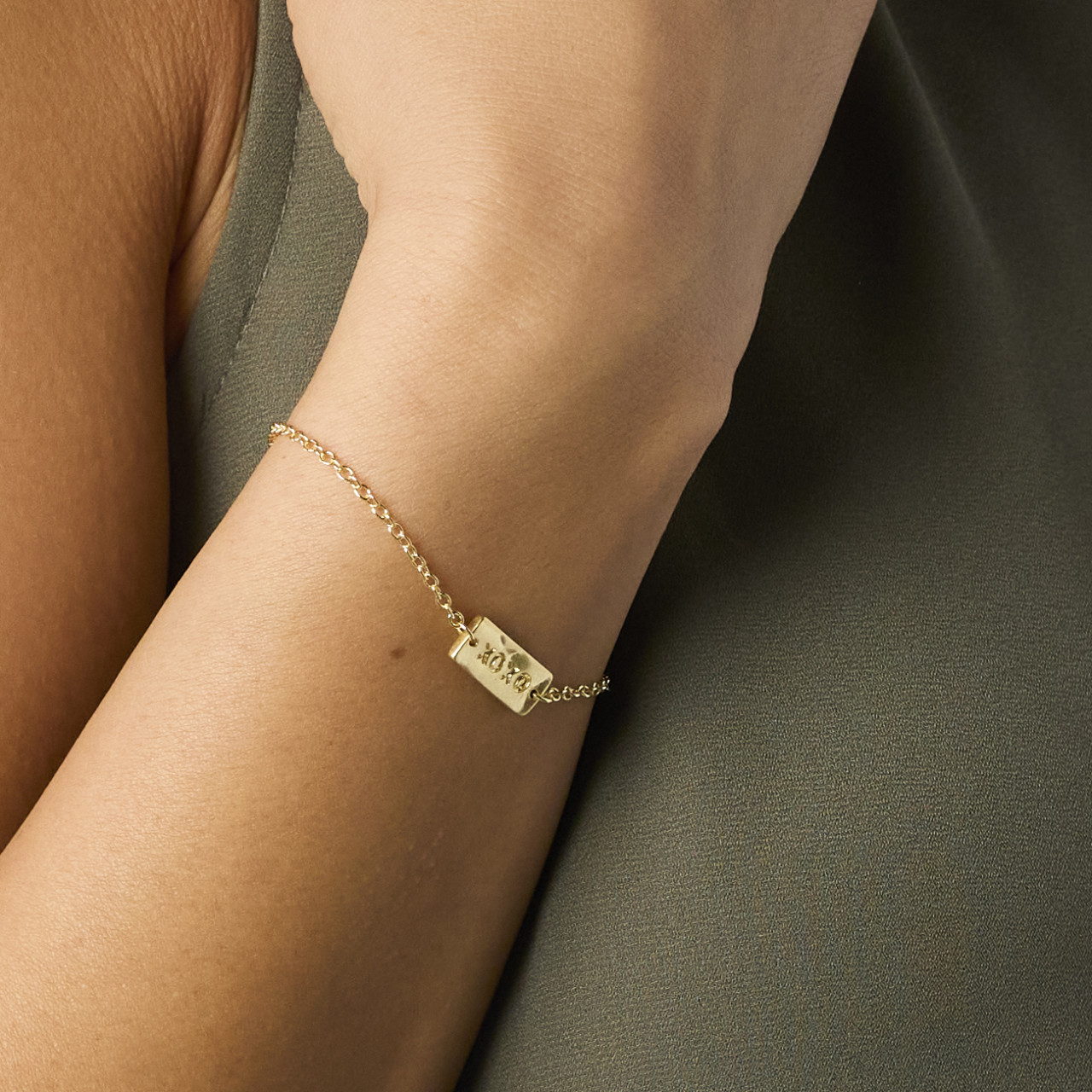 XO Charm Gold Bracelet 6.5in thumbnail