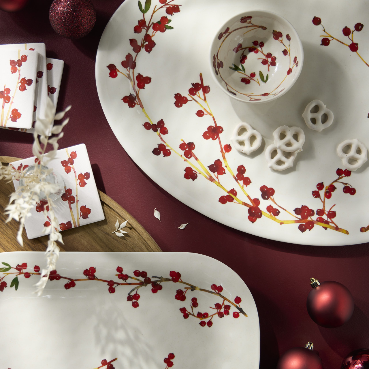 Cranberry Bamboo Large Melamine Oval Platter - 20x14in thumbnail