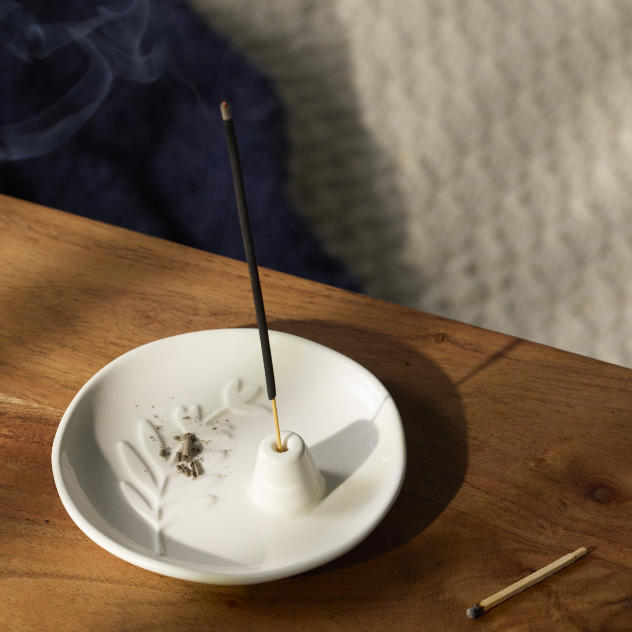 Cream Botanical Ceramic Incense Holder - 4.5in thumbnail