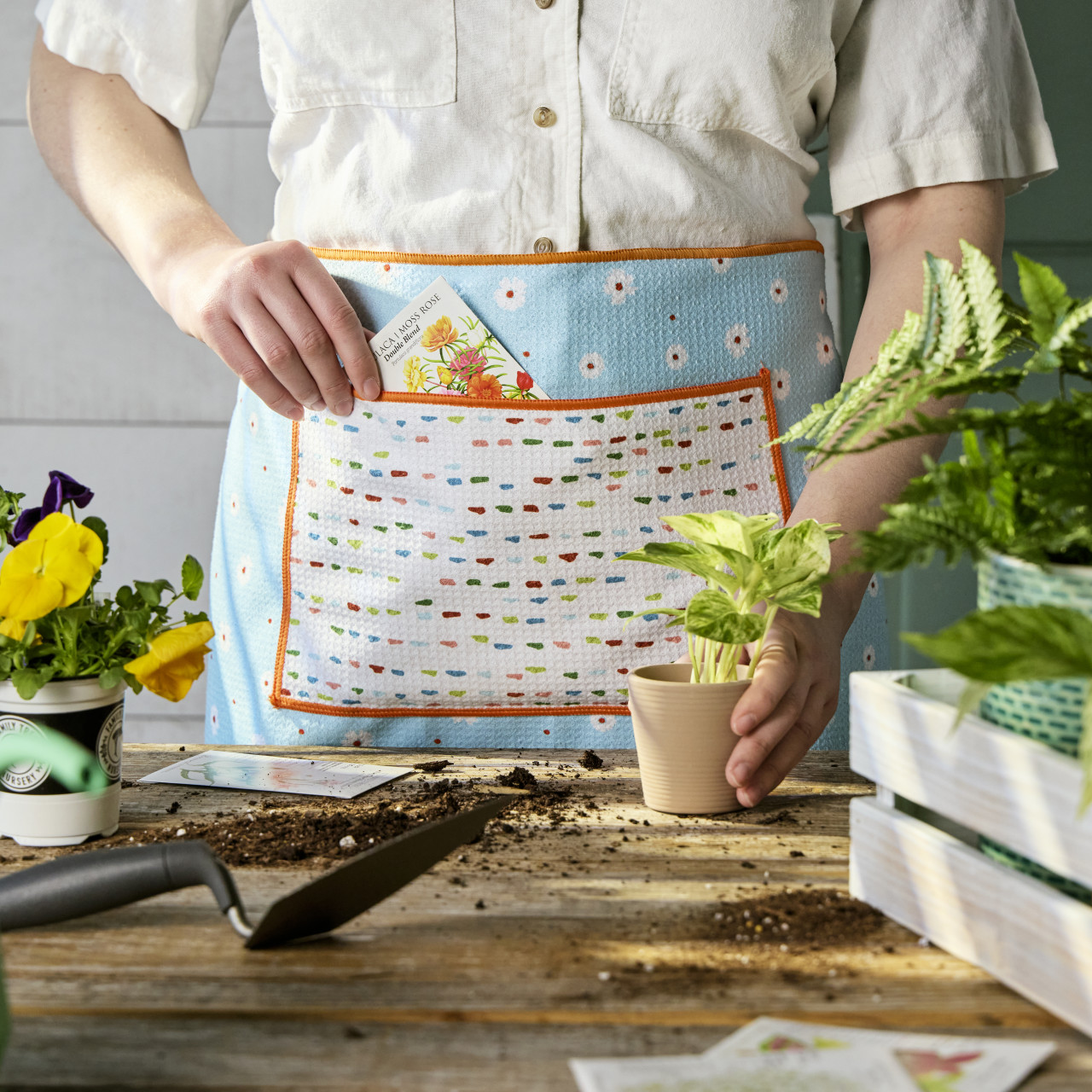 Micro Daisy Absorbent Half Apron - 27x20n thumbnail