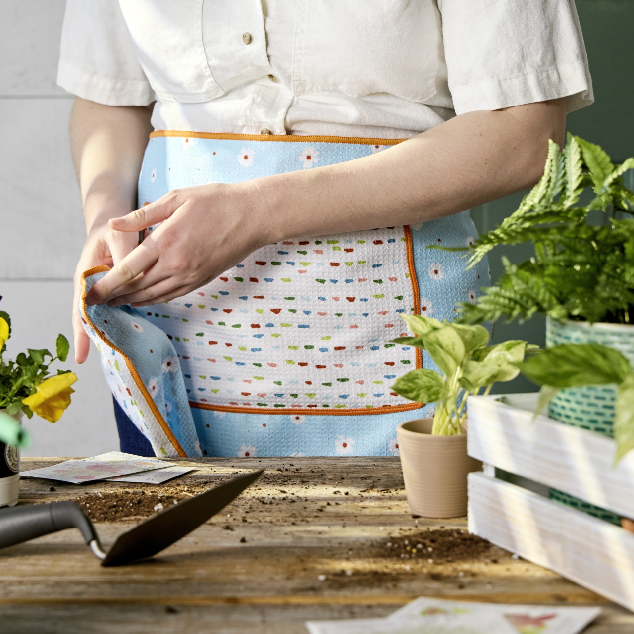 Micro Daisy Absorbent Half Apron - 27x20n thumbnail
