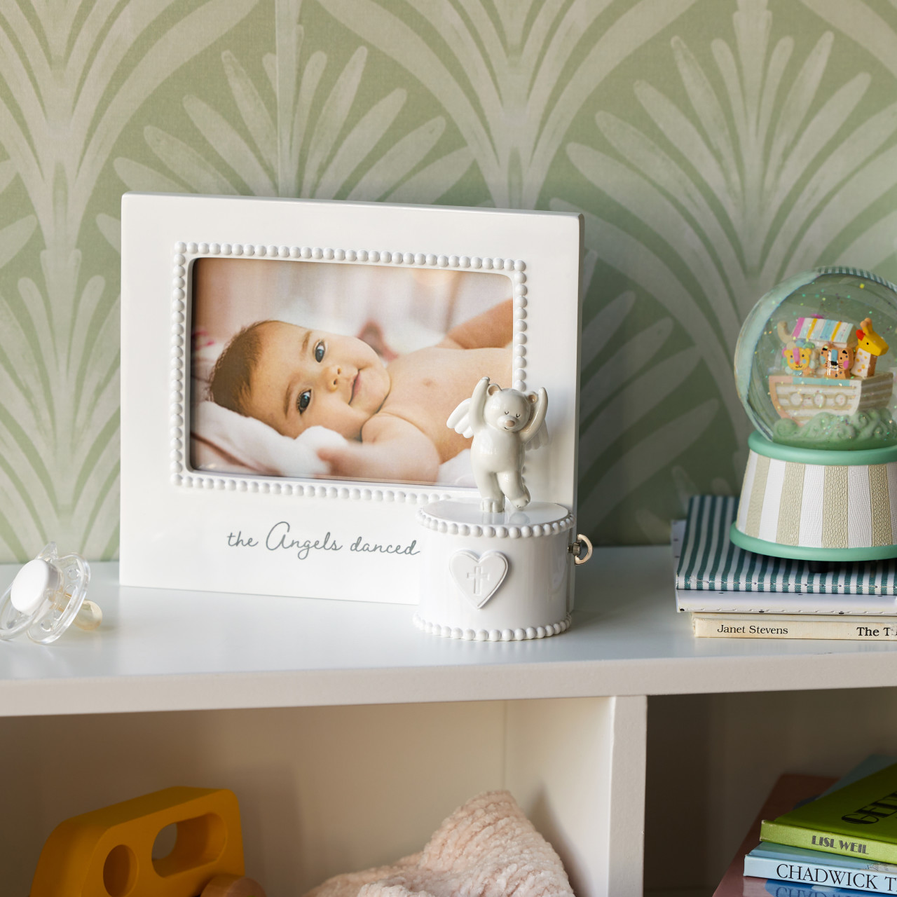 Angels Danced Cream Bear Musical Frame thumbnail