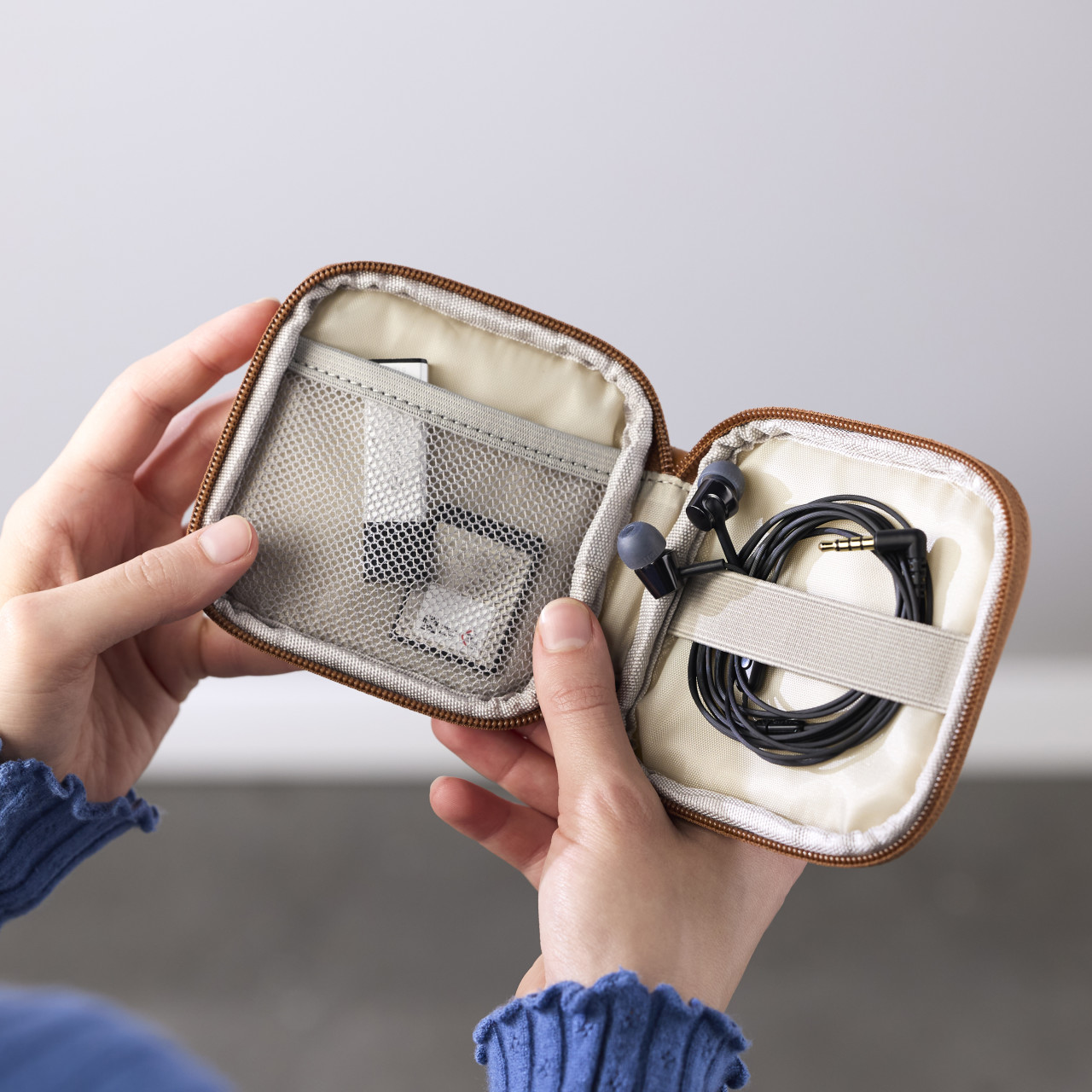 Saddle Tech Organizer Case - 4x4in thumbnail