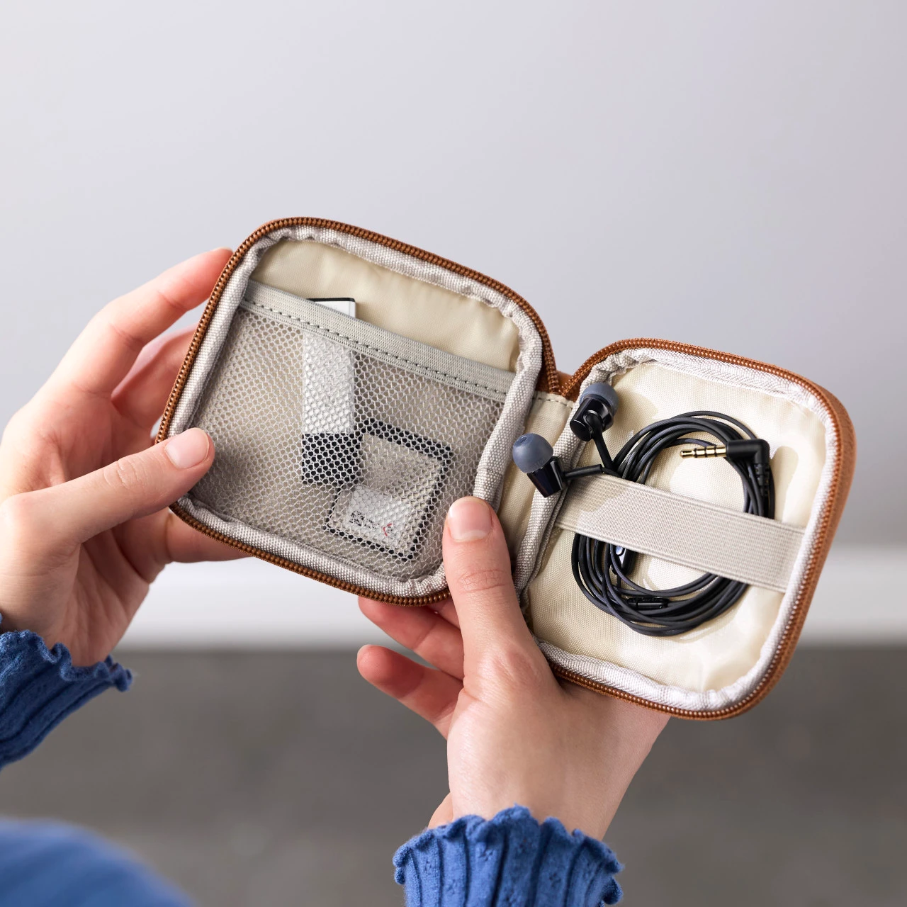 Saddle Tech Organizer Case - 4x4in thumbnail