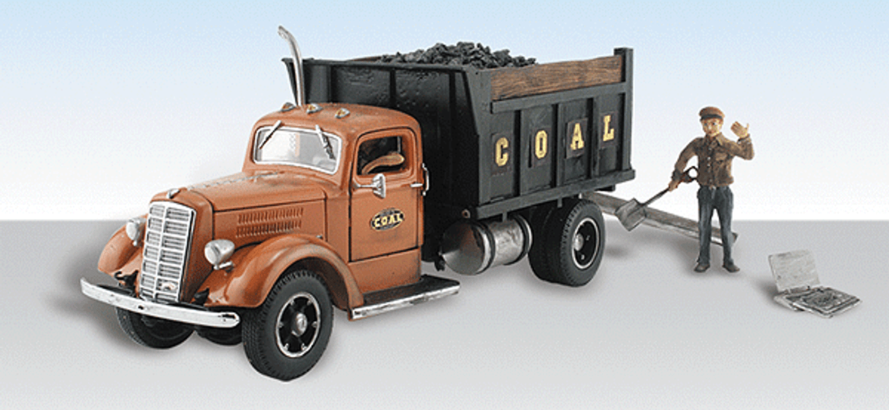 Lumpy's Coal Company - Assembled - AutoScenes(R) -- Delivery Truck, Figure & Accessories