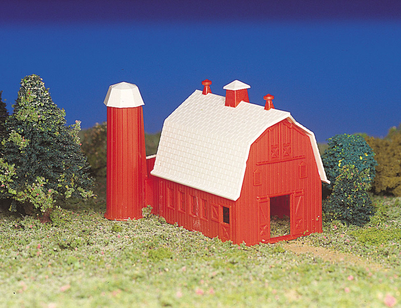 Plasticville Classic Kit - Barn -- 2-1/2 x 3-1/2&quot;  6.4 x 9cm