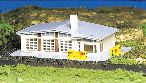 Shell Gas Station -- Assembled - 3-1/2 x 5-1/2&quot; 8.9 x 14cm