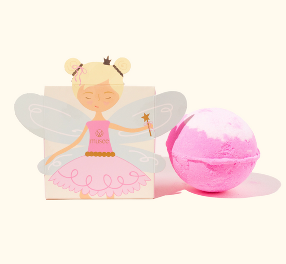 Dream big with our magical fairy bath balm! Enjoy lively waters of grapefruit essential oil and relax with this refreshing treat.

Surprise - Fairy Treasure inside. *Treasures are subject to change, based on availability*