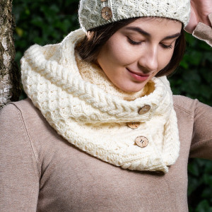 Ladies Coconut Buttons Snood Scarf ML303 Natural White SAOL Knitwear