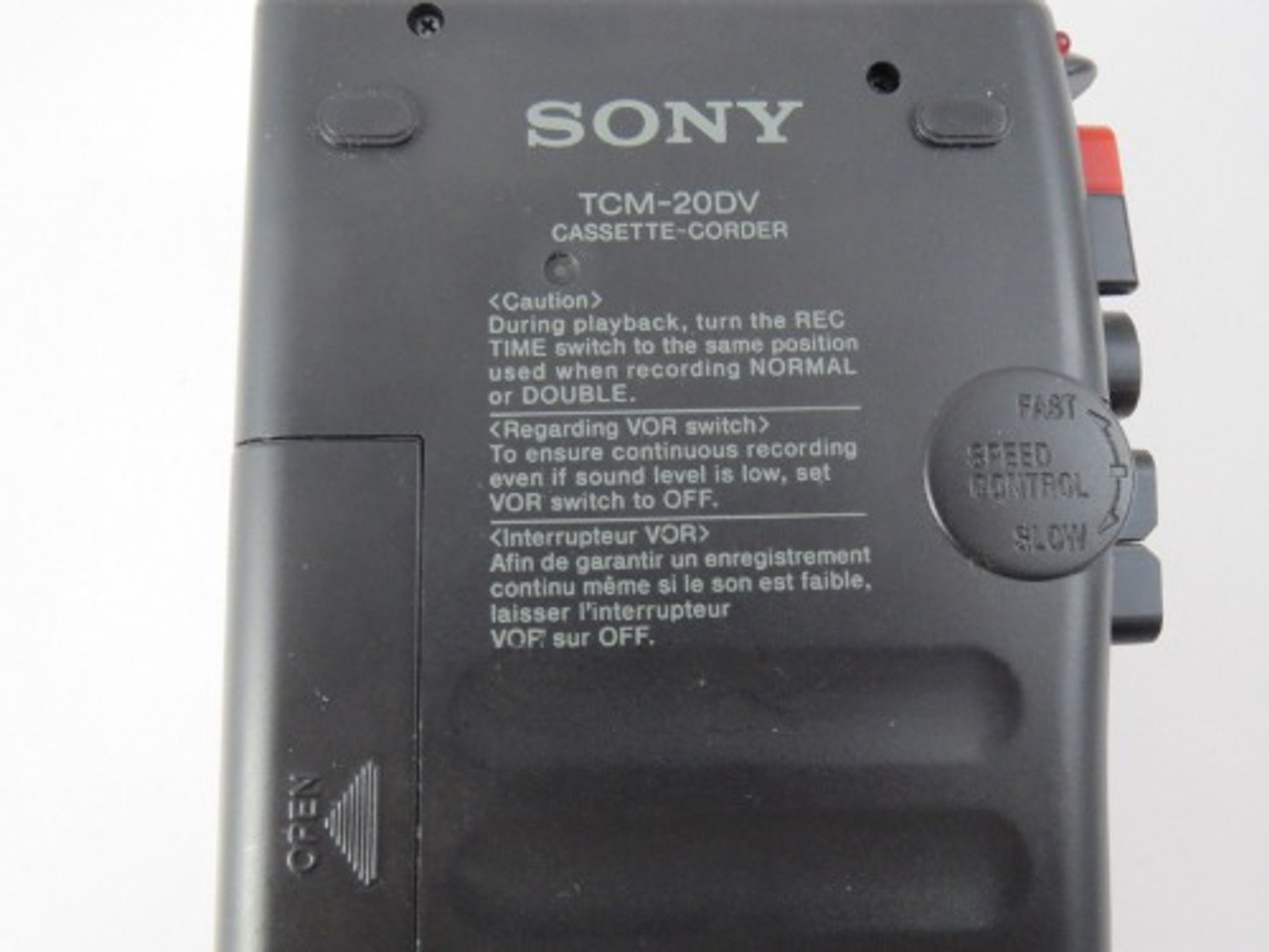 Sony tcm-20dv Pressman Portable Cassette Recorder controls