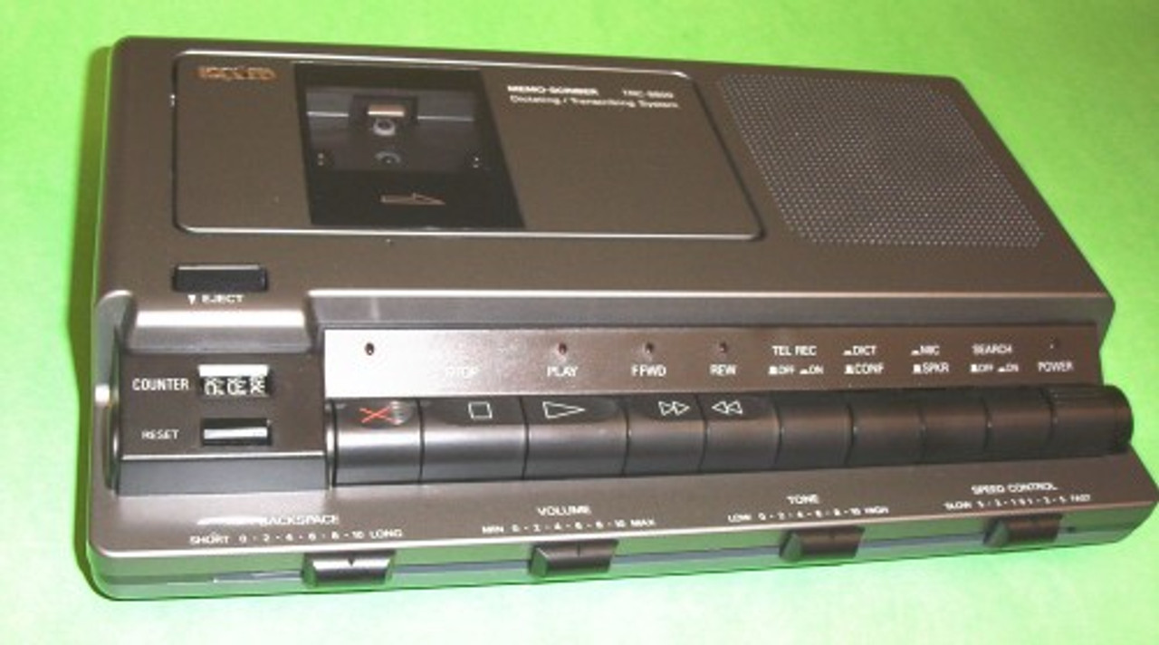 SANYO MODEL TRC 8800 STANDARD FULL SIZE CASSETTE DICTATION MACHINE WITH MICROPHONE