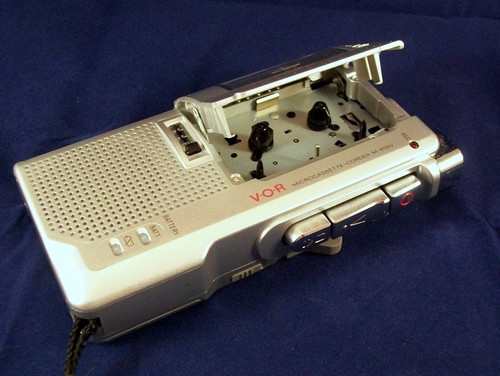 Sony M-650V Microcassette Handheld Voice Recorder cassette compartment
