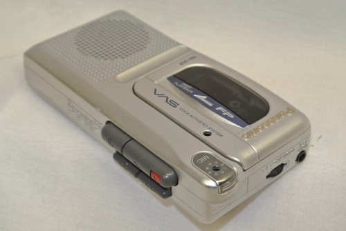 The 1978 National Panasonic RQ-564TS Radio Cassette Recorder is an  unusually versatile and well-designed device. One of the key strengths of  the National Panasonic RQ-564TS is its sound quality. The device delivers