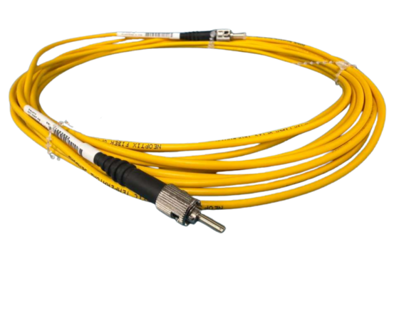 Fiber optic extension cable with ST connectors on both ends, 3 mm polyurethane jacket reinforced with Kevlar, designed for conduit mounting and outdoor protection.
