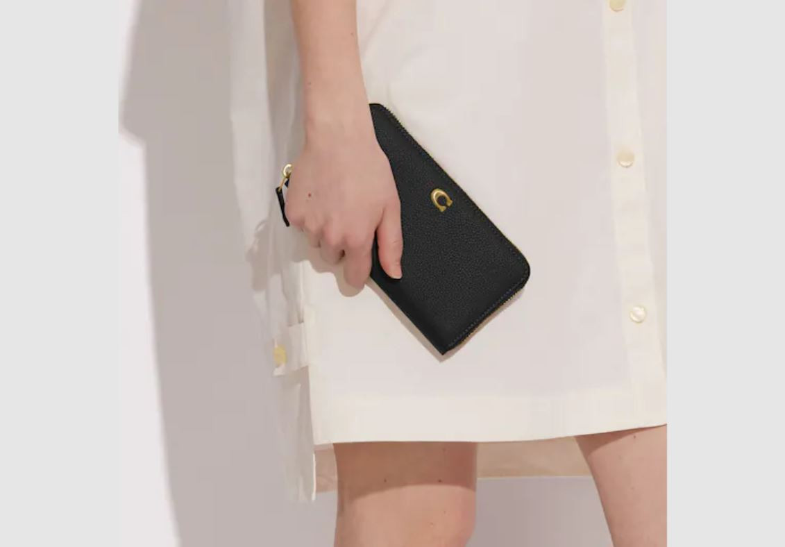 COACH Smooth Leather Slim Accordion Zip Black One Size CH822-B4/BK