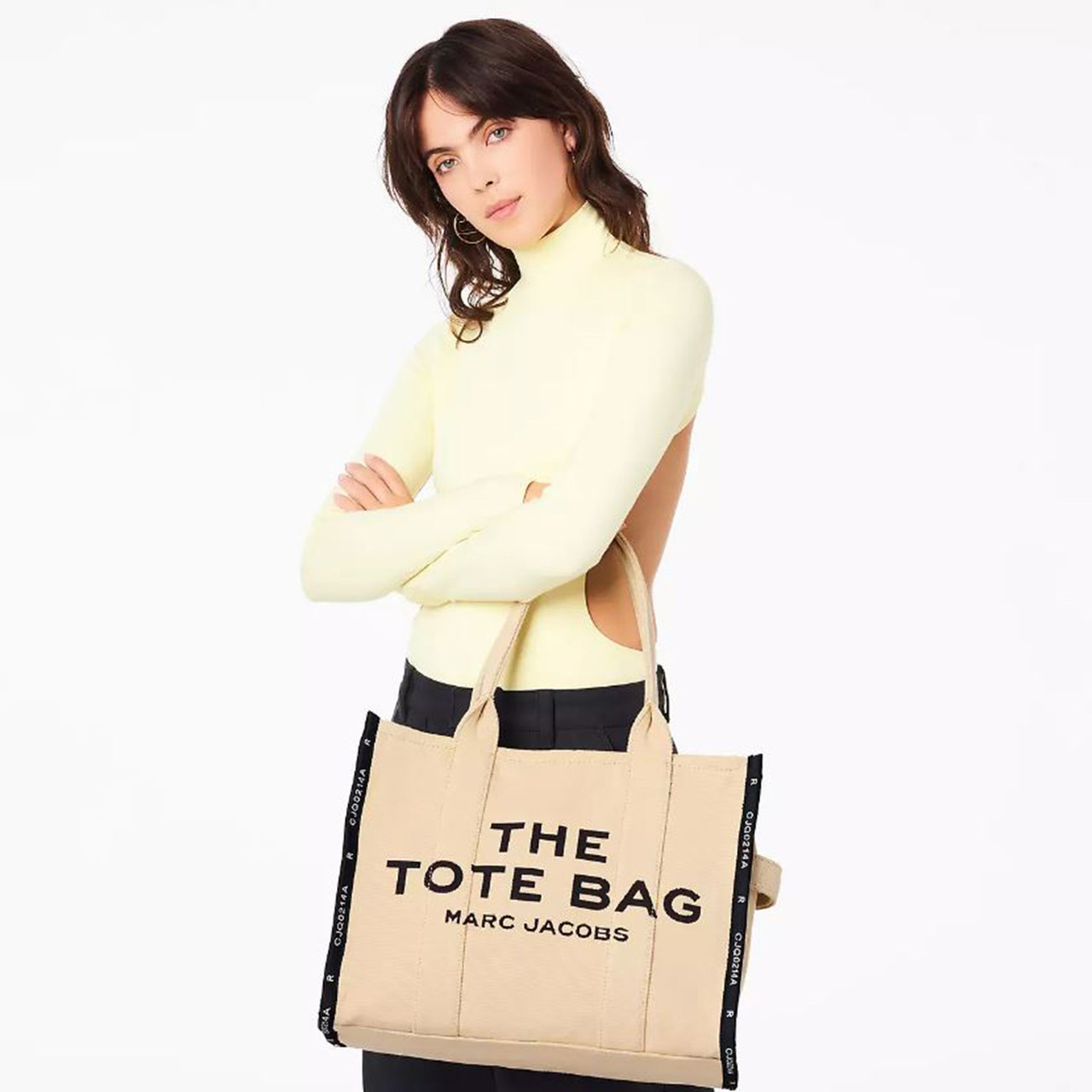 トートバッグ MARC JACOBS Woman Tote bags Sand M0017048 263 Marc Jacobs Women's The Large Traveler Tote, Warm Sand, One