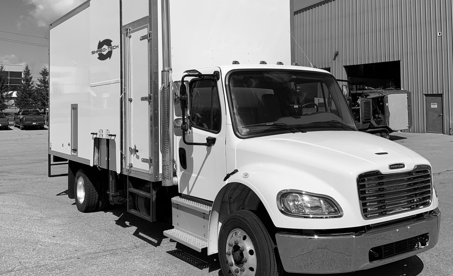 Top 4 Reasons You Should Buy a Paper Collection Truck