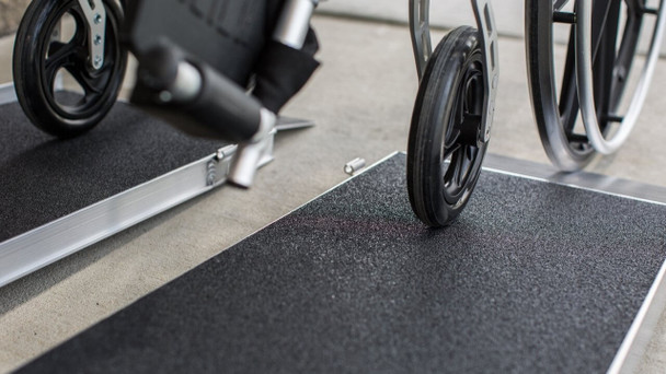 EZ-ACCESS SUITCASE Singlefold AS Portable Ramp