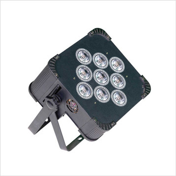 Light RGBWAUV Bat­tery Powered LED Par