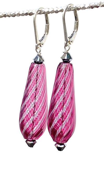 Rubino and white Murano glass "goccia" earrings