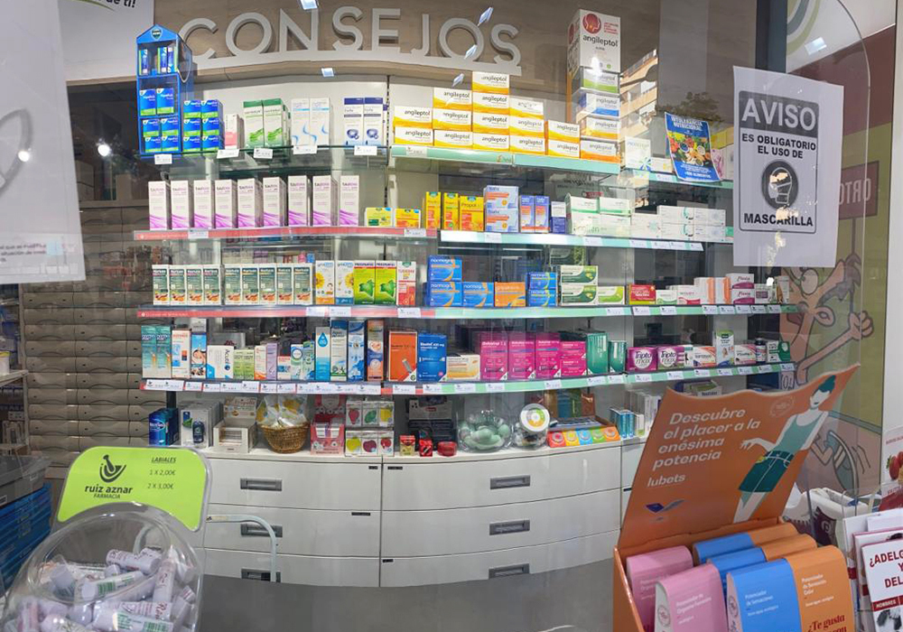Interior de la Farmacia Ruiz Aznar en el Pla del Real, Valencia