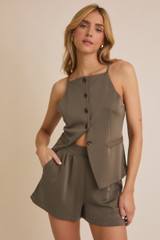 BOAT NECK STRAP BUTTON UP TOP