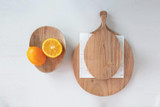 ROUND ACACIA WOOD CHEESE HANDLE CUTTING BOARD