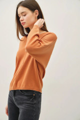 V-NECK WITH RAW SEAM DETAILS SWEATER (Updating)