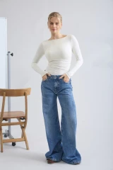 BOAT NECK RUCHED DETAIL LONG SLEEVE BASIC TOP