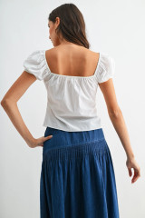 EMBROIDERED PUFF SLEEVE BLOUSE