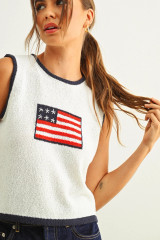 CONTRASTED PIPING FLAG KNITTED TOP