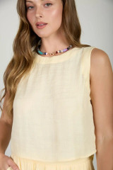 TEXTURED SLEEVELESS BACK BUTTON TOP (Updating)