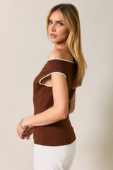 OFF SHOULDER SLEEVELESS CONTRAST PIPING SWEATER TOP
