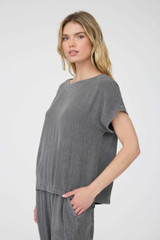 CRINKLE PLISSE RELAXED SHORT SLEEVE TOP (Updating)