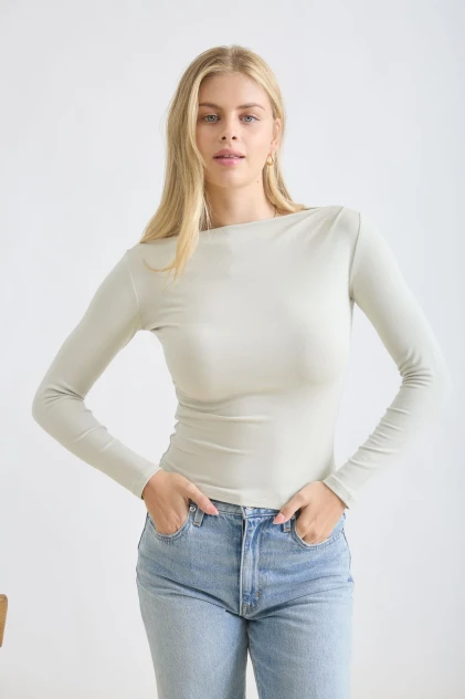 BOAT NECK PINTUCK DETAIL LONG SLEEVE BASIC