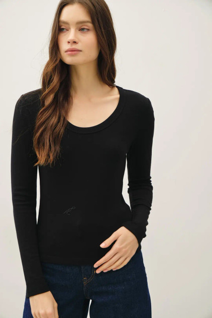 SOFT SCOOP NECK LONG SLEEVE BASIC TOP