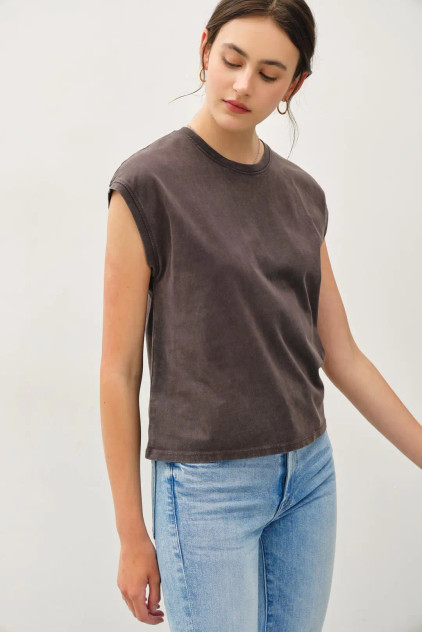 BASIC ACID WASH CAPPED SLEEVE TEE