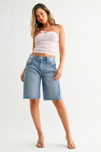 THE SEAMED MID-RISE LONGER DENIM SHORT