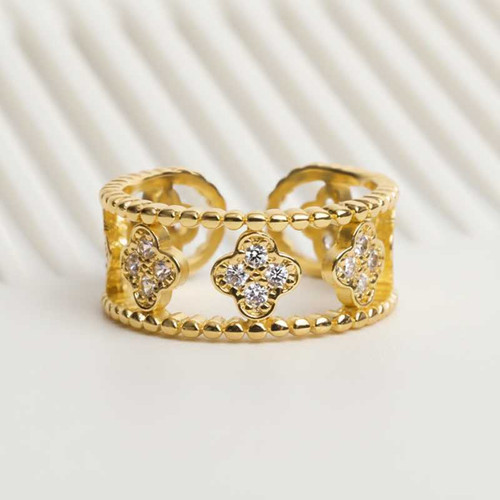 LUCKY CLOVER CUFF RING