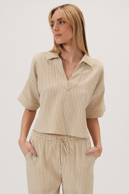 COLLARED SPLIT NECK ELBOW SLEEVE LINEN TOP