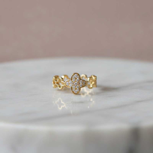 DAZZLING CRYSTAL PAVE LUCKY CLOVER RING IN GOLD
