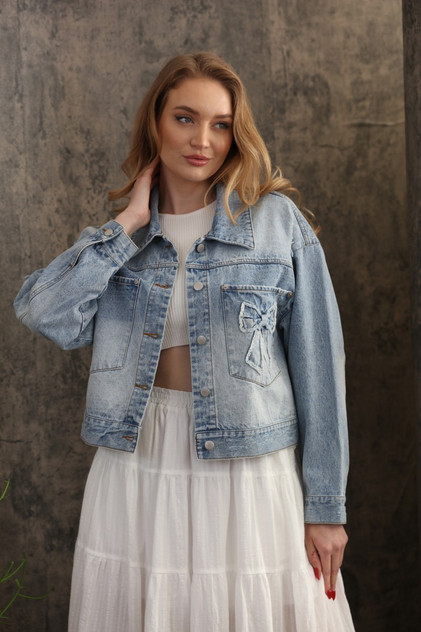 OVERSIZED TRUCKER BOW PATCH DENIM JACKET