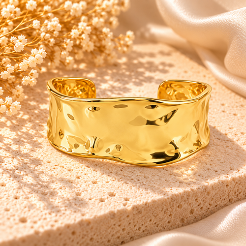 STEEL HAMMERED SURFACE WATER RESISTANT CUFF