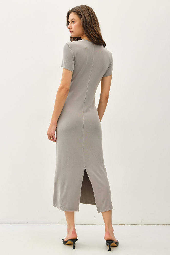 RIBBED KNIT SHORT SLEEVE MIDI T SHIRT DRESS