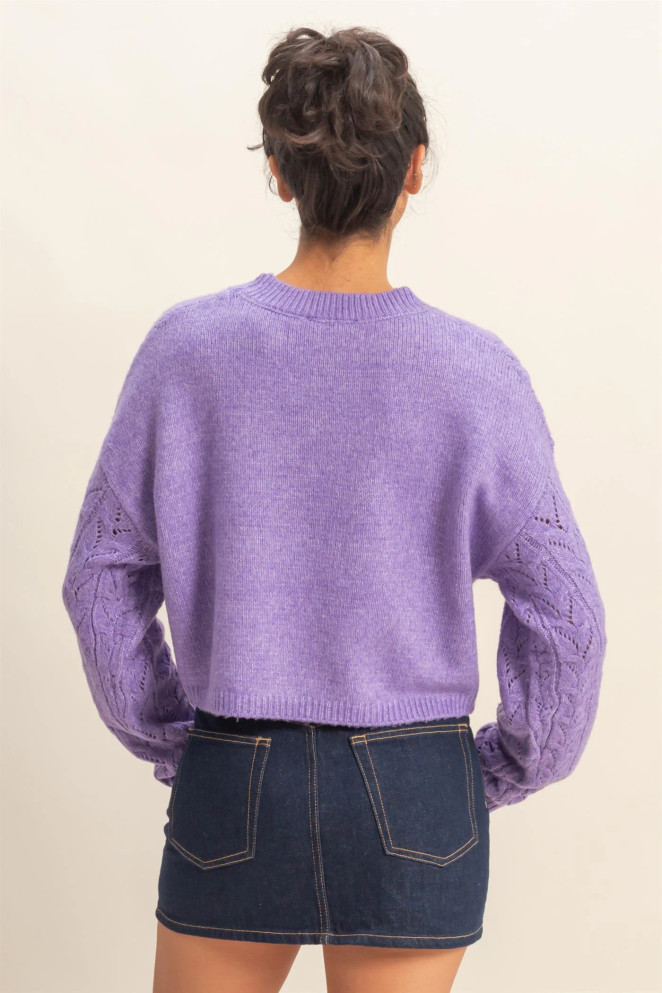 CROPPED CABLE KNIT SWEATER