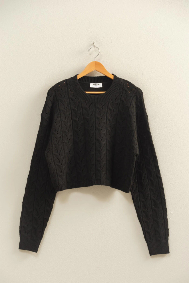 CROPPED CABLE KNIT SWEATER